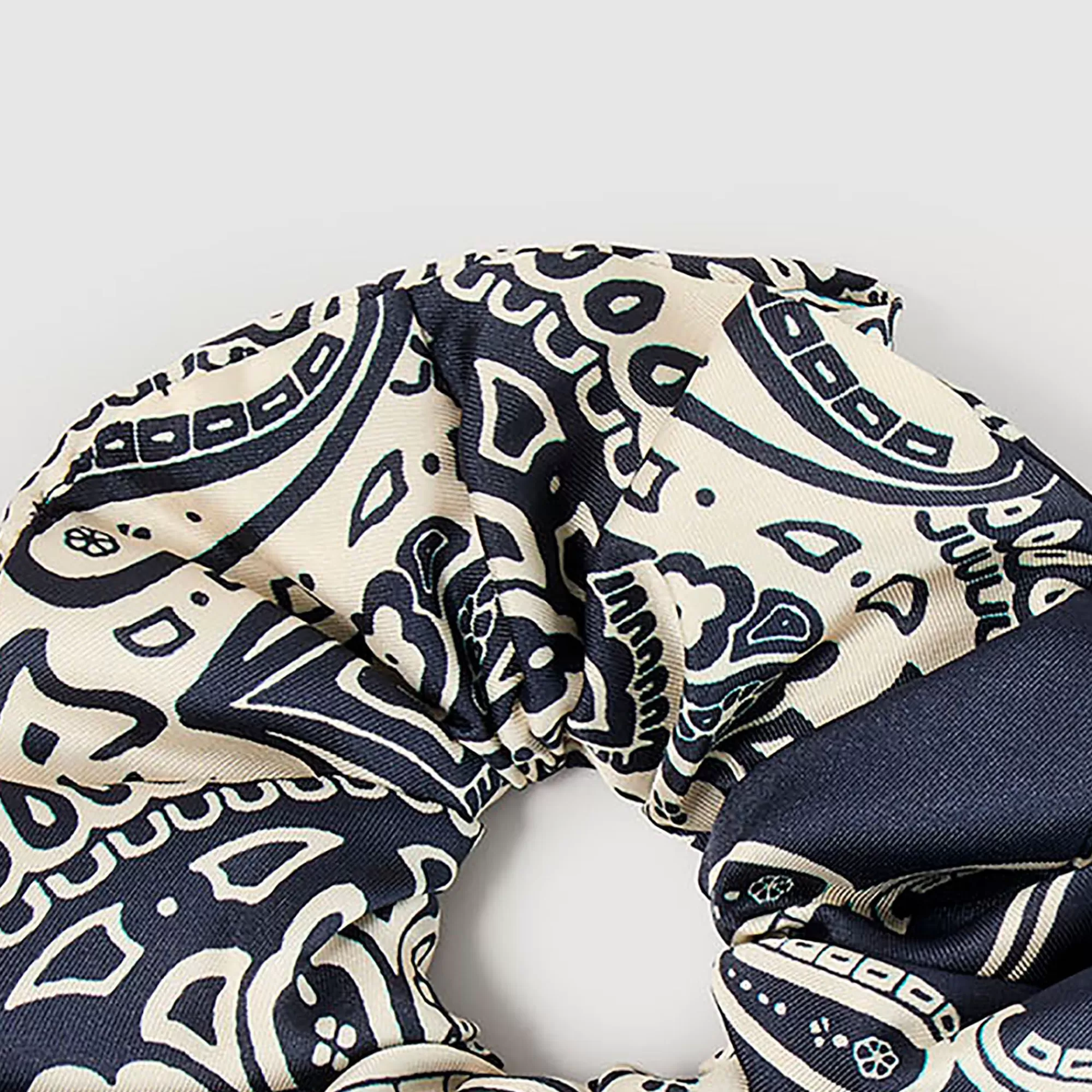 DAMES Sandro Scrunchie Met Bandana Print